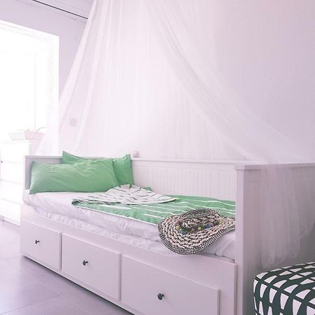 Cosy Studio Apartment In 또레비에하 외부 사진