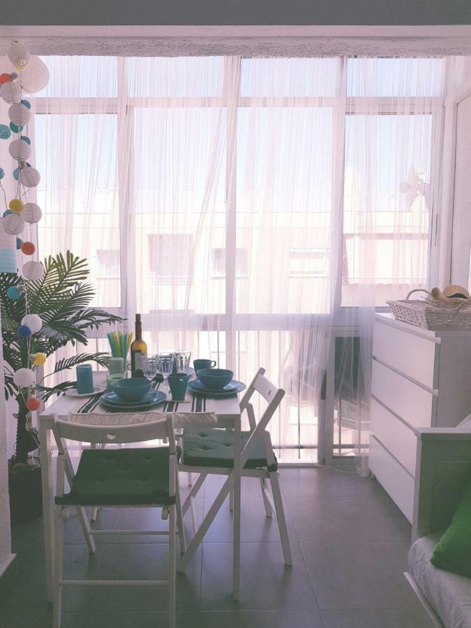 Cosy Studio Apartment In 또레비에하 외부 사진